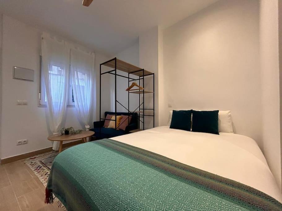 Ideal Studio In Cuatro Caminos - Guipuzcoa マドリード エクステリア 写真